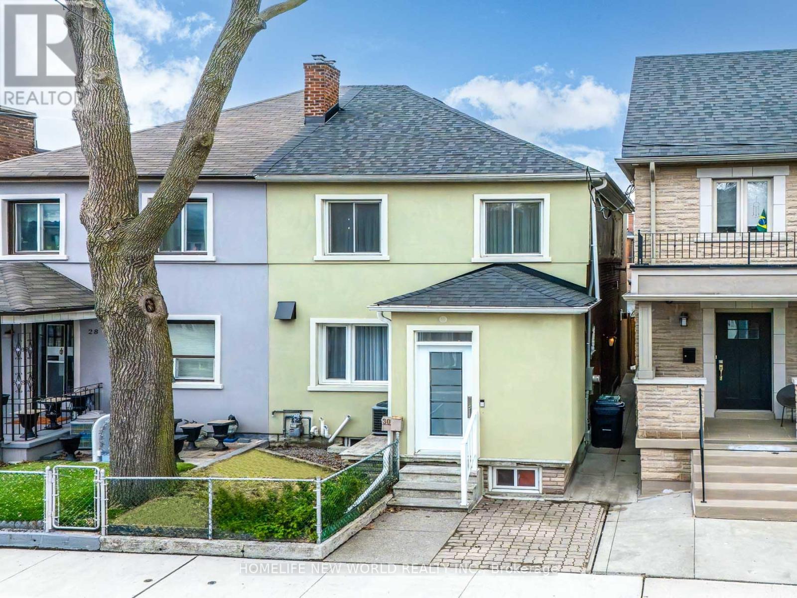 30 CARLING AVENUE, Toronto, Ontario