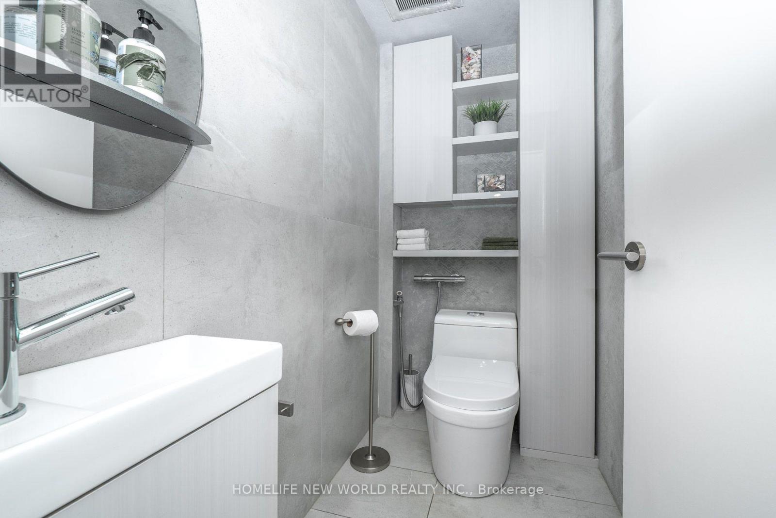 30 Carling Avenue, Toronto, Ontario  M6G 3S1 - Photo 15 - W13631832