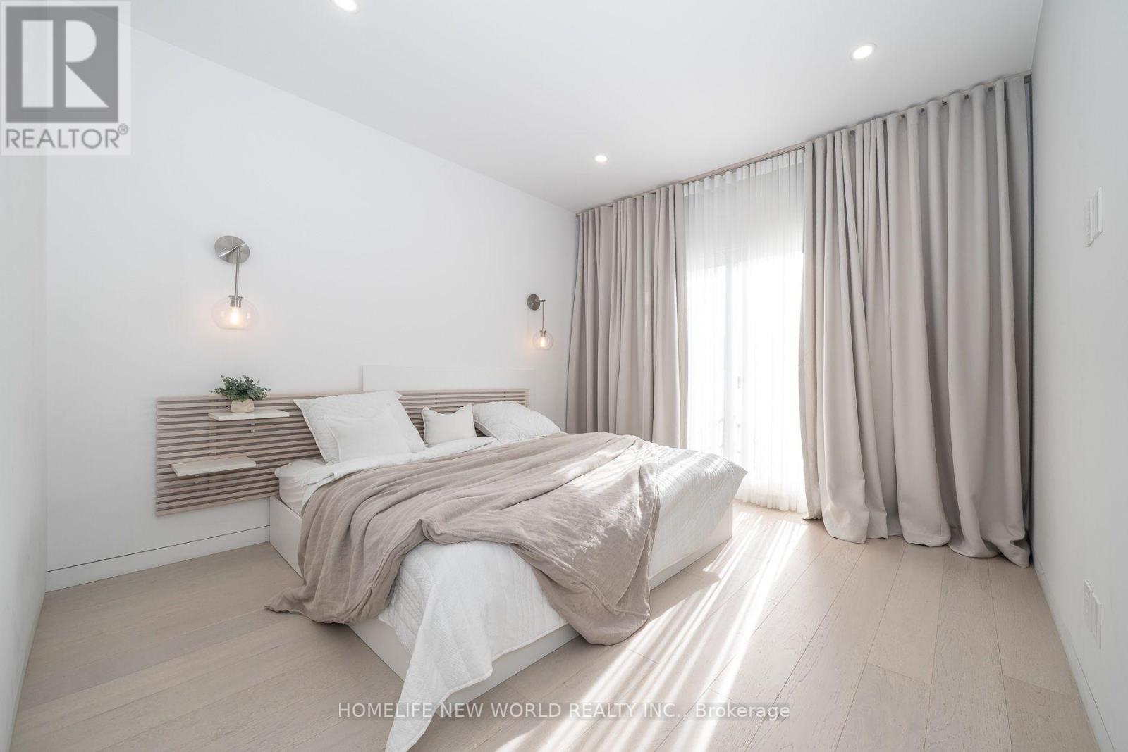 30 Carling Avenue, Toronto, Ontario  M6G 3S1 - Photo 16 - W13631832