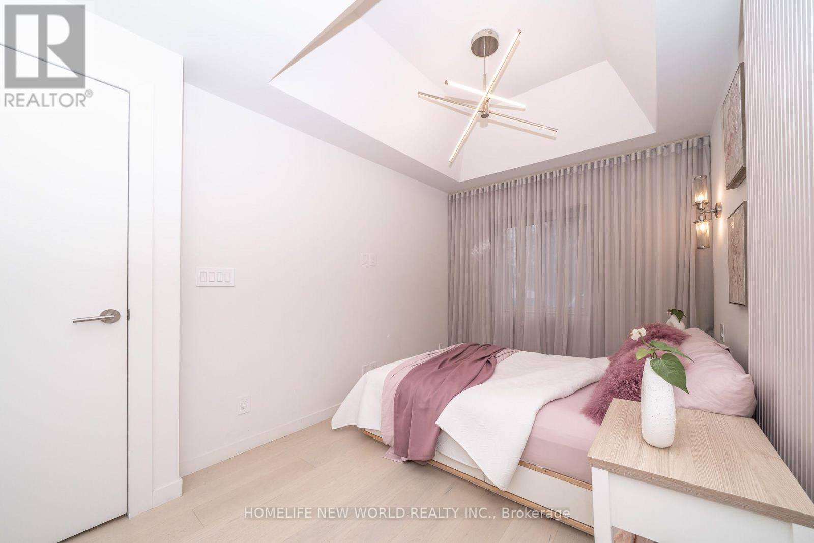 30 Carling Avenue, Toronto, Ontario  M6G 3S1 - Photo 24 - W13631832