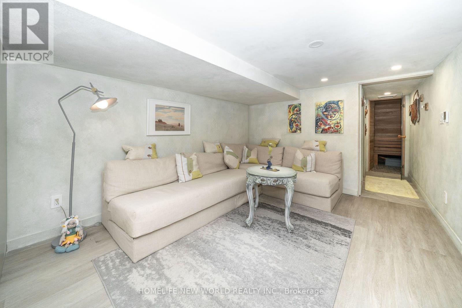 30 Carling Avenue, Toronto, Ontario  M6G 3S1 - Photo 32 - W13631832