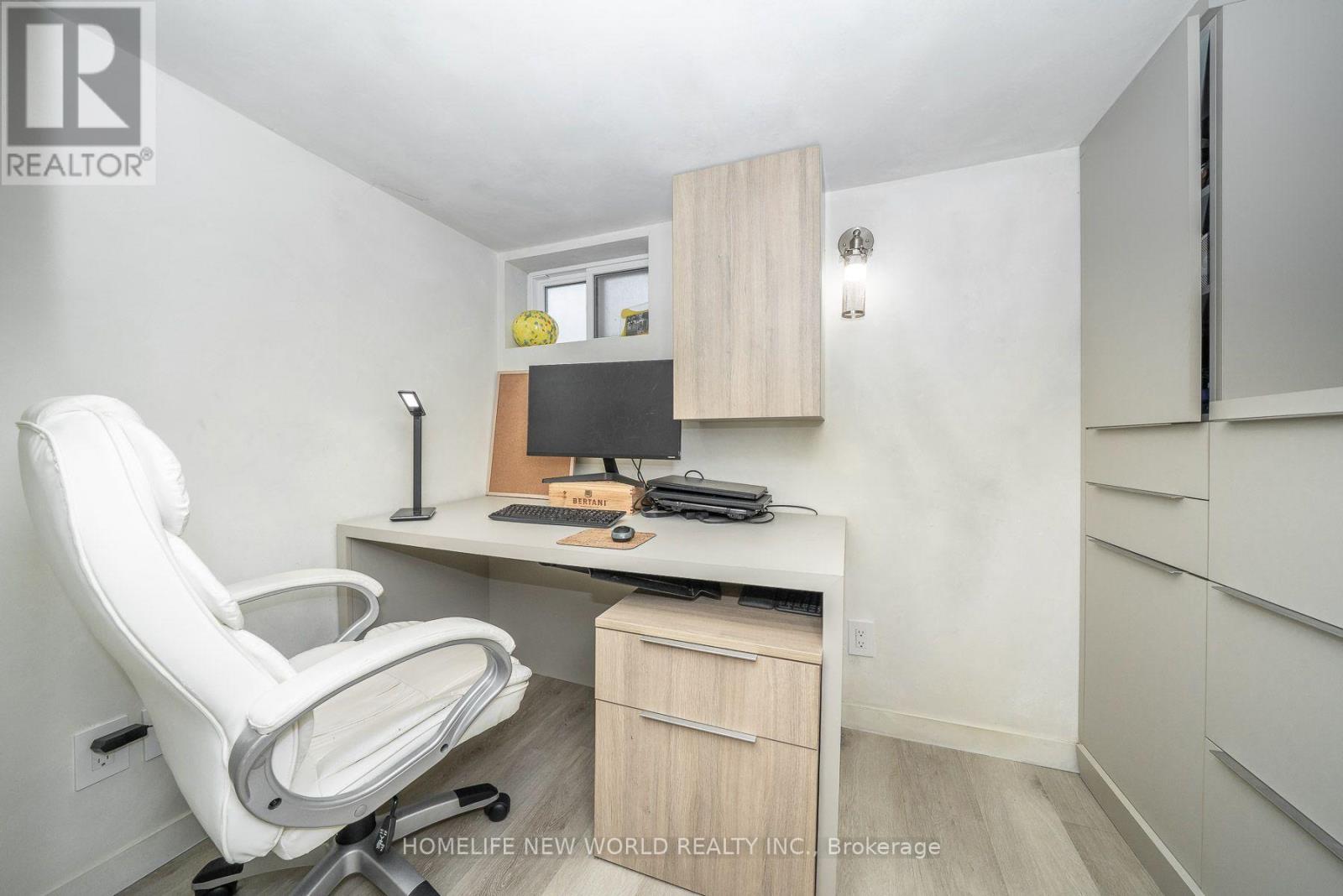 30 Carling Avenue, Toronto, Ontario  M6G 3S1 - Photo 33 - W13631832