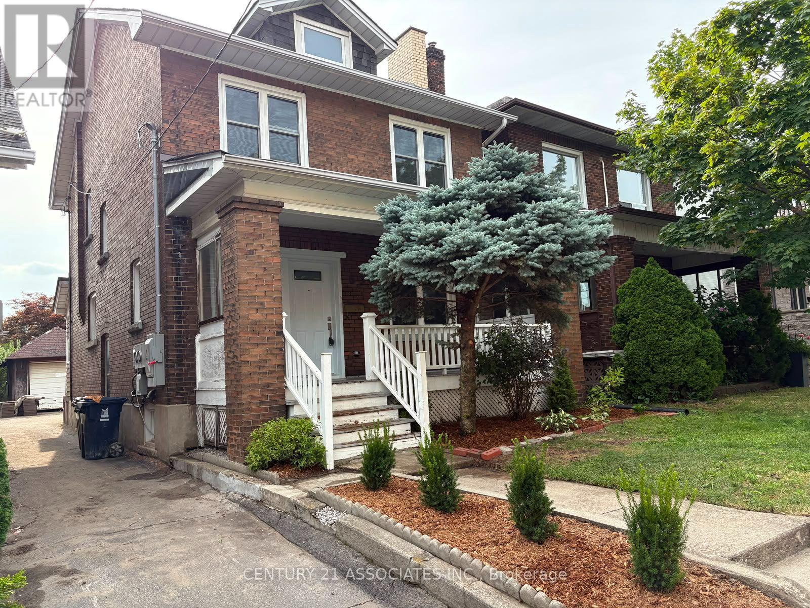 Unit B - 634 Runnymede Road, Toronto, Ontario M6S 3A2 - Photo 2 - W13631838