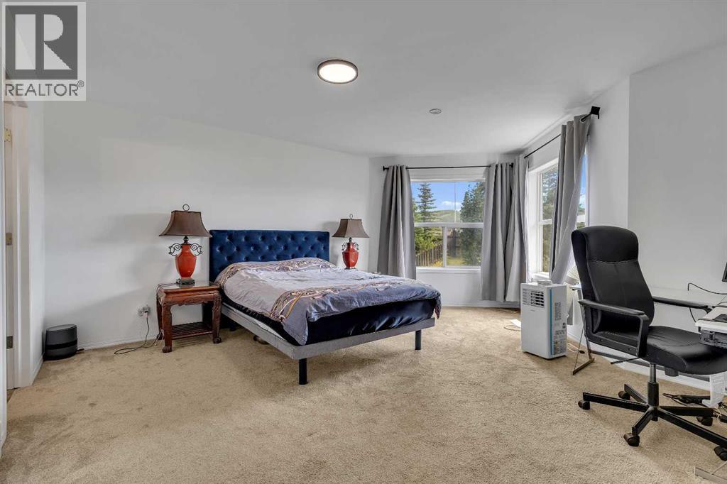 167 Valley Crest Close NW, Calgary, Alberta  T3B 5X3 - Photo 23 - A2329795