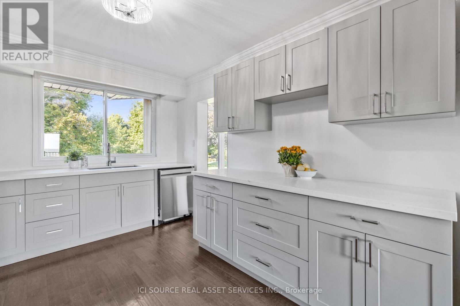 50 Oak Avenue, Hamilton, Ontario  L9H 4Y9 - Photo 6 - X13561878