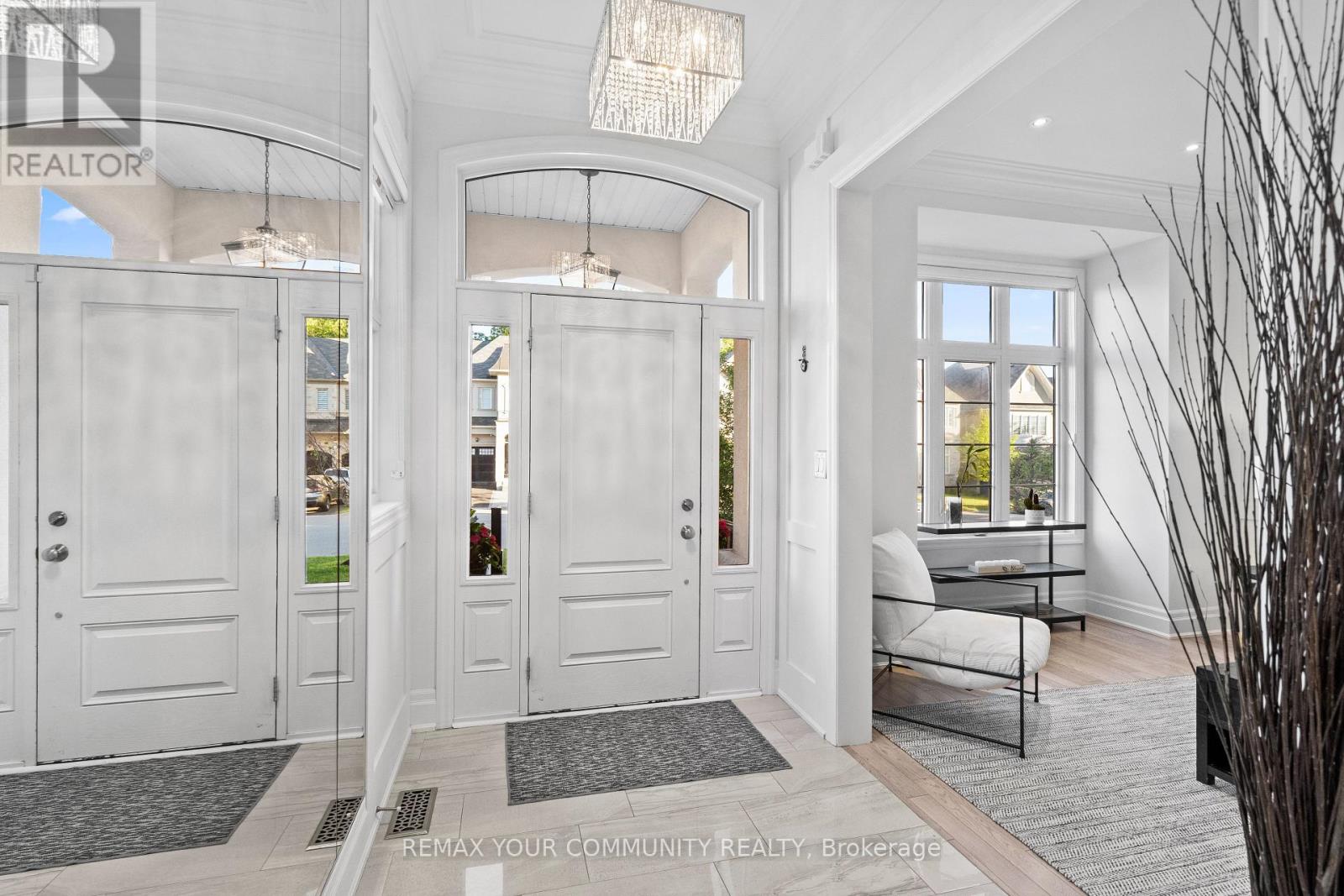 106 Forest Grove Court, Aurora, Ontario  L4G 3G4 - Photo 4 - N13445856