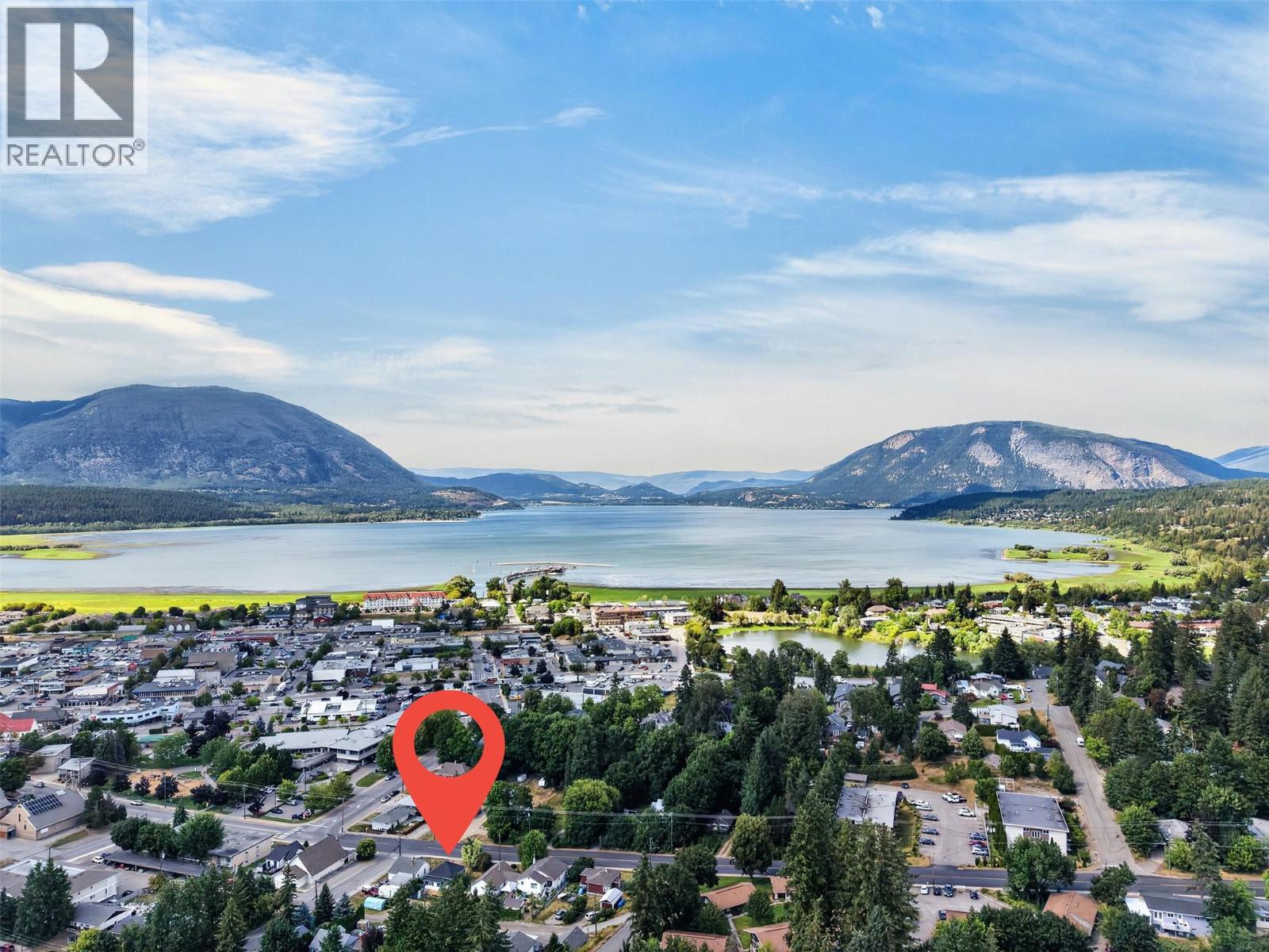 630 Okanagan SE Avenue, Salmon Arm, British Columbia  V1E 1G7 - Photo 2 - 10396119