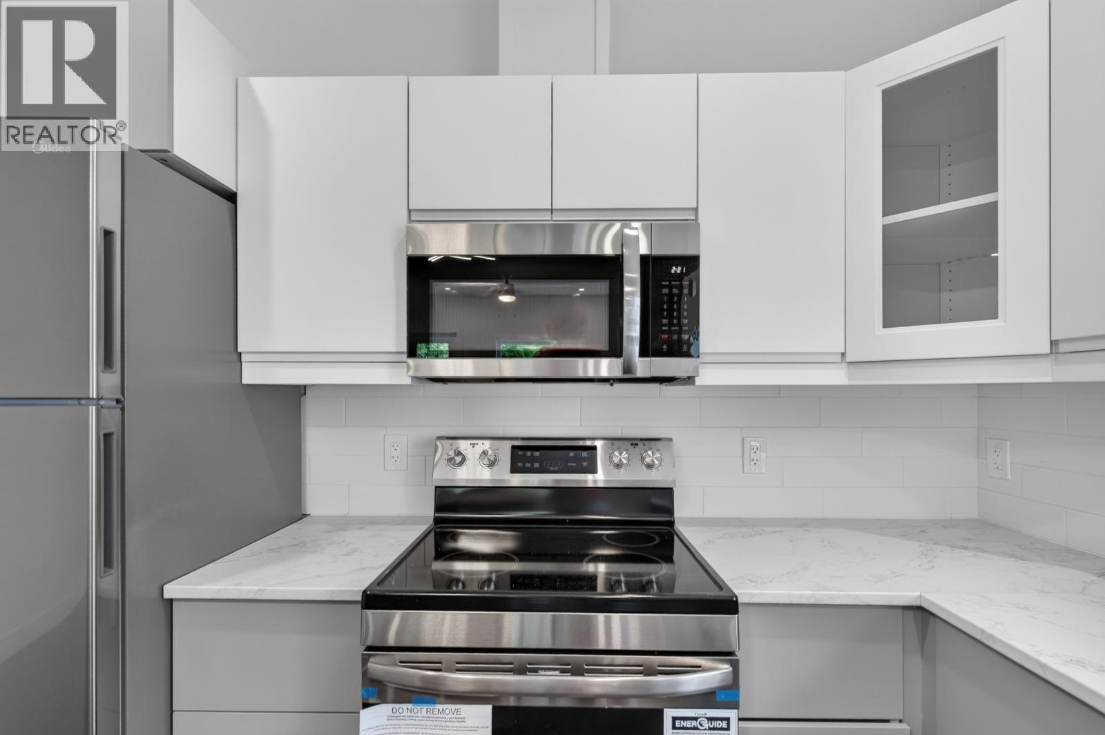 630 Okanagan SE Avenue, Salmon Arm, British Columbia  V1E 1G7 - Photo 8 - 10396119