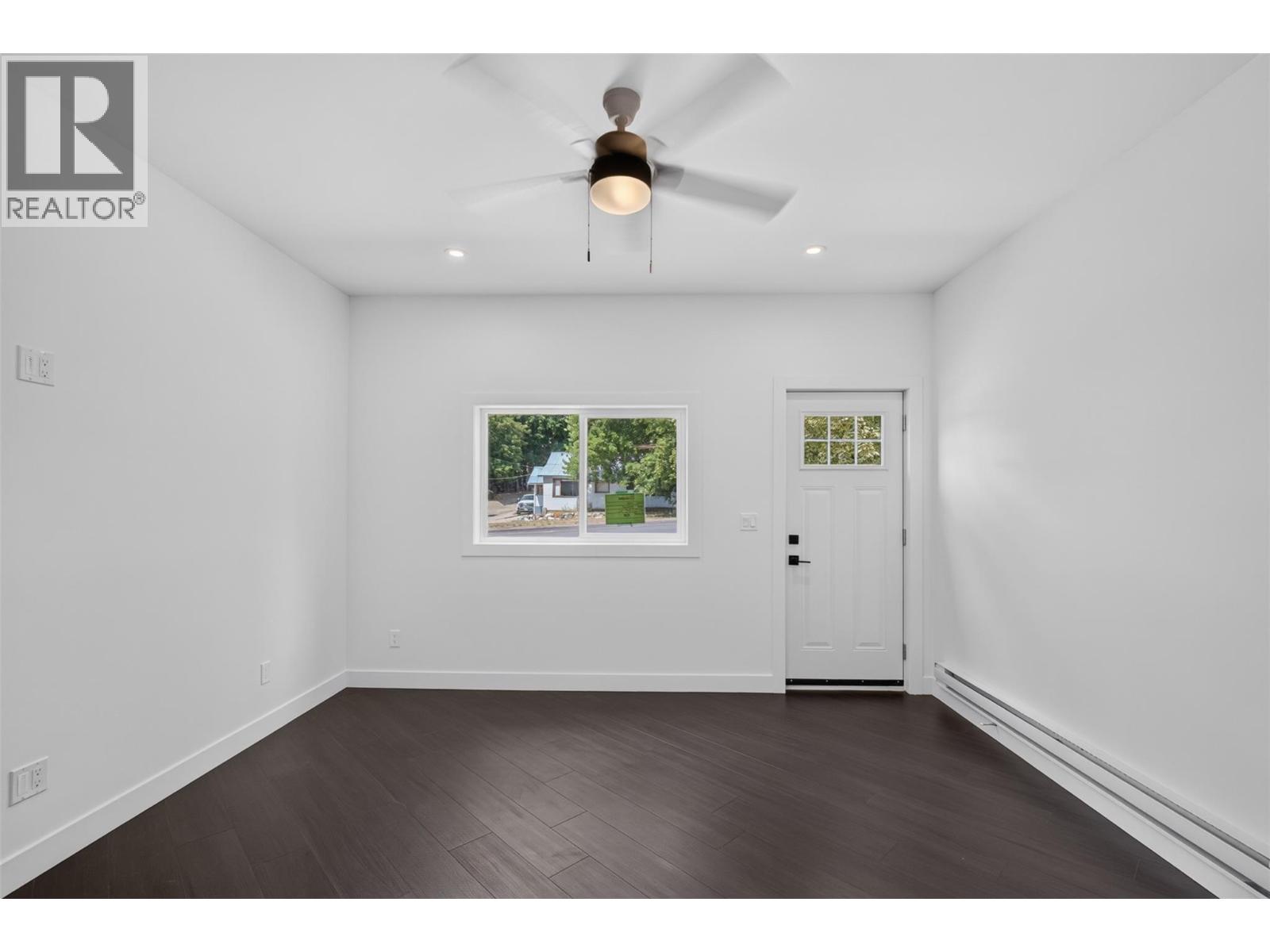 630 Okanagan SE Avenue, Salmon Arm, British Columbia  V1E 1G7 - Photo 10 - 10396119