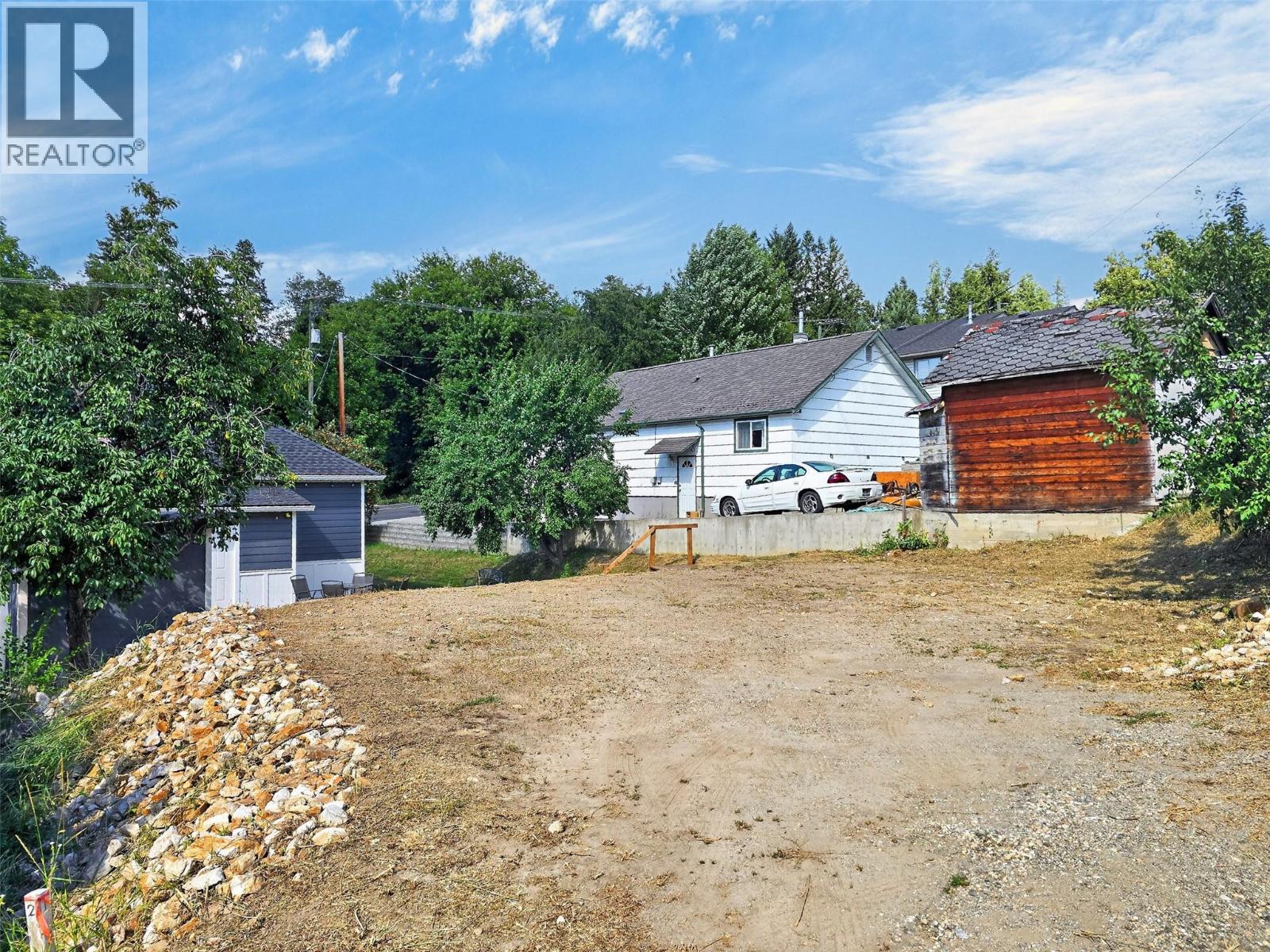 630 Okanagan SE Avenue, Salmon Arm, British Columbia  V1E 1G7 - Photo 37 - 10396119