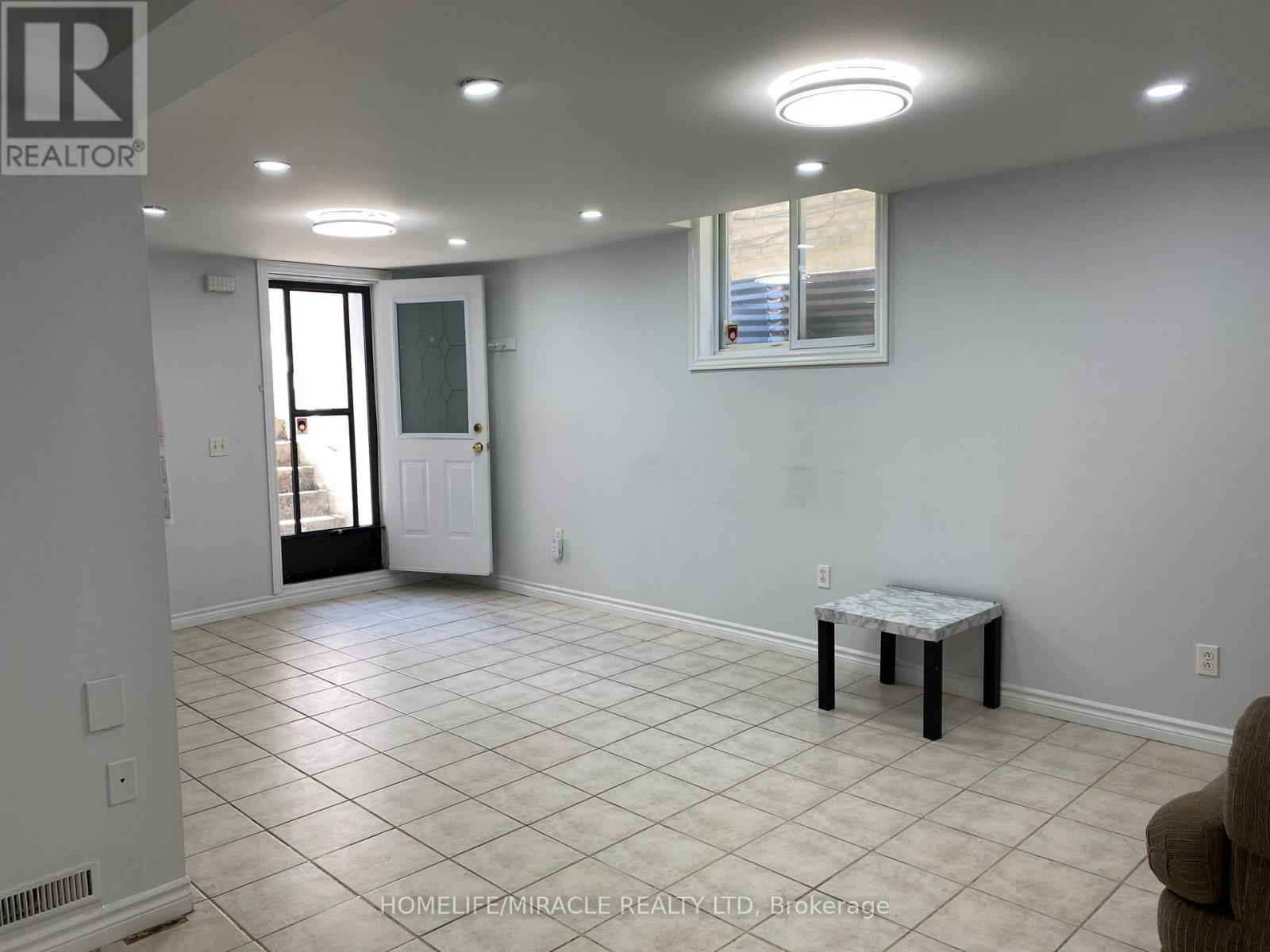 Basement - 204 Delaney Drive, Ajax, Ontario  L1T 2B4 - Photo 11 - E13497472