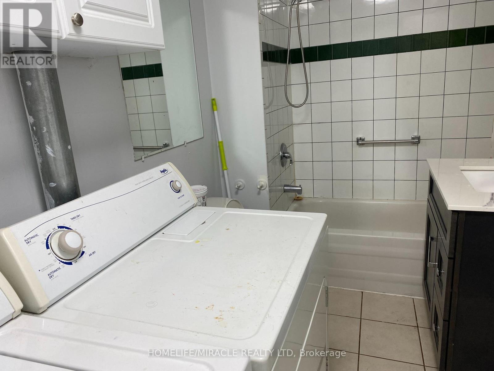Basement - 204 Delaney Drive, Ajax, Ontario  L1T 2B4 - Photo 10 - E13497472