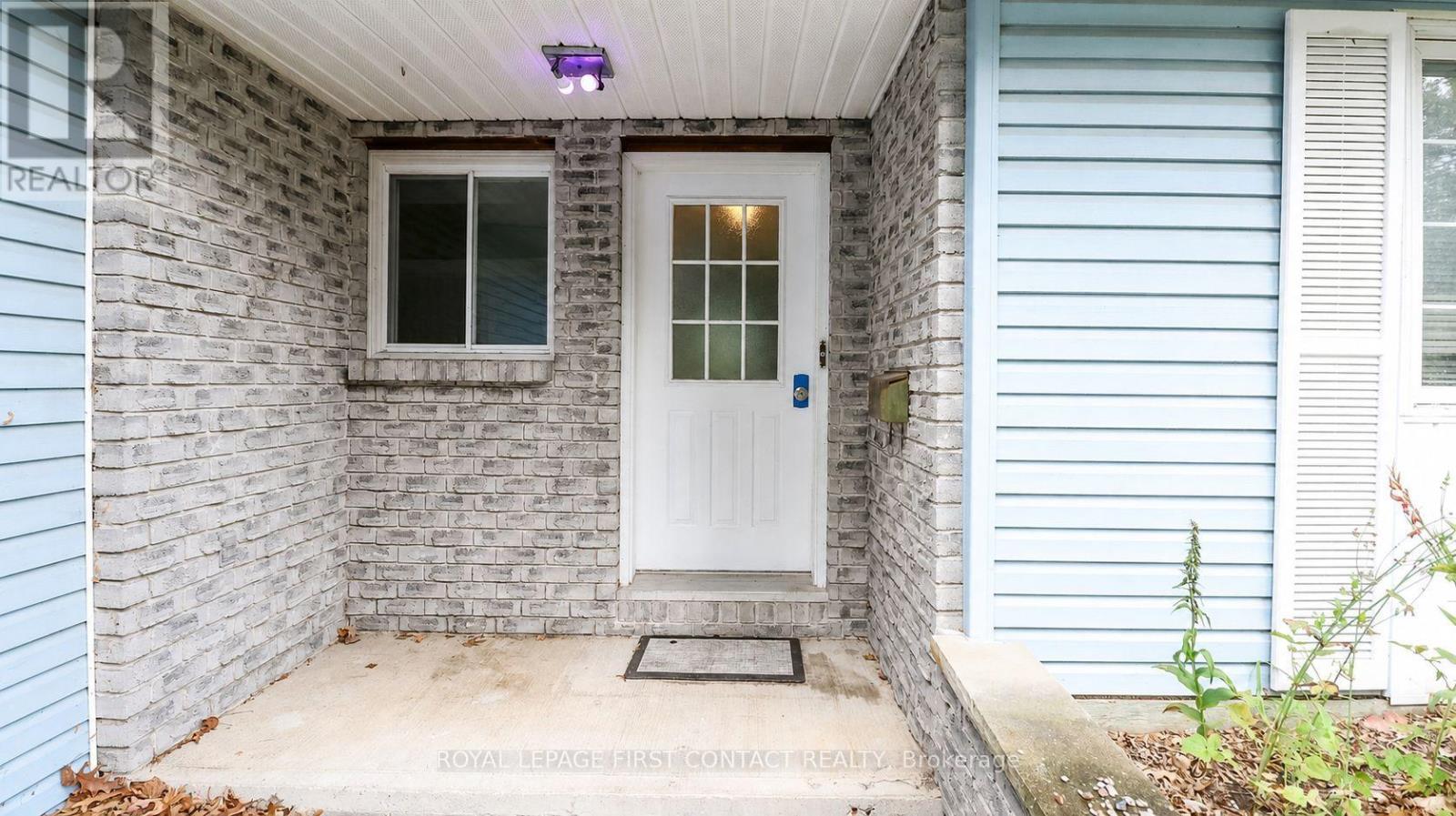 24 Howard Avenue, Tiny, Ontario  L0L 2T0 - Photo 3 - S12408791