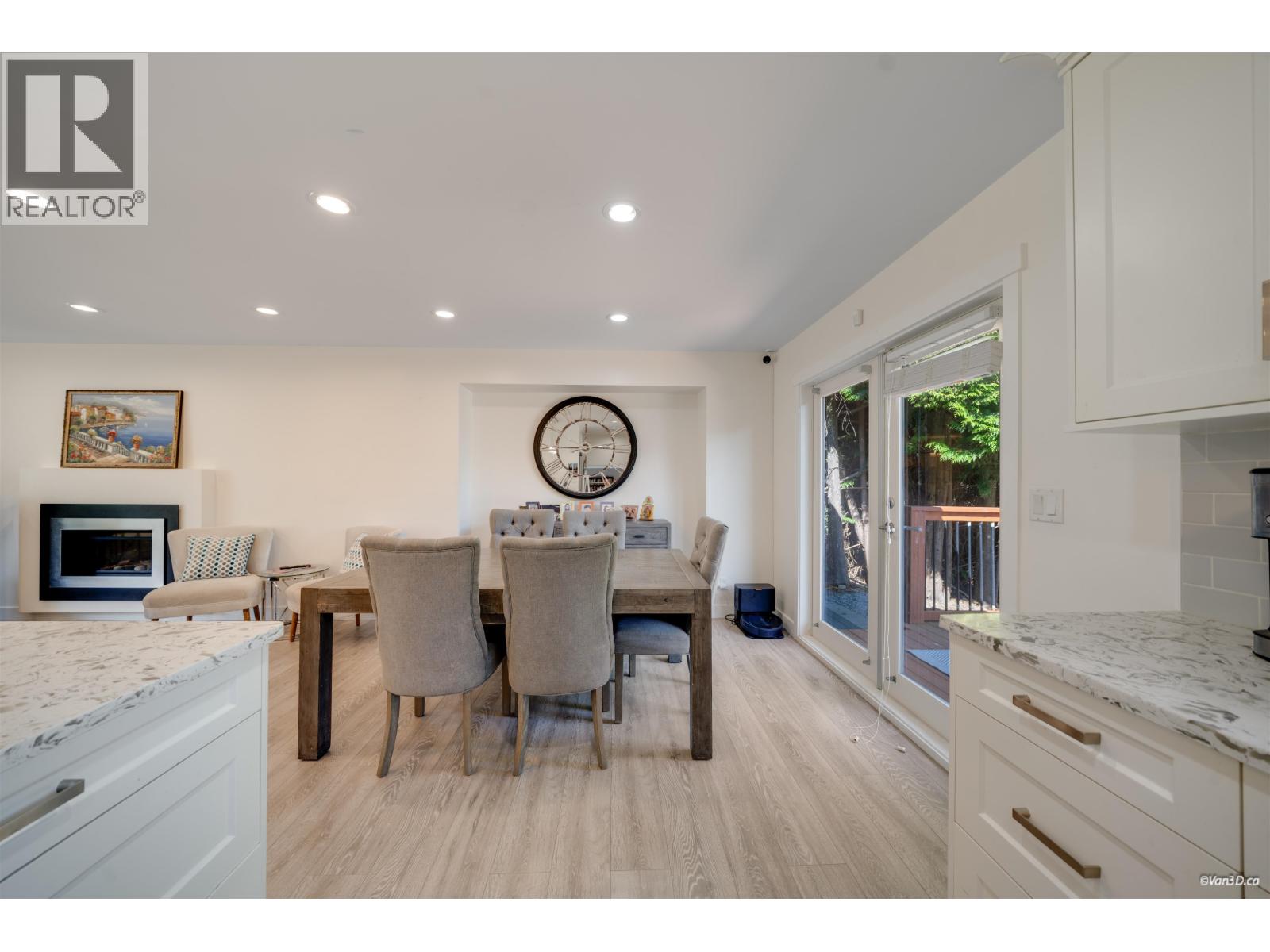 1047 Spar Drive, Coquitlam, British Columbia  V3H 3G9 - Photo 9 - R3151951