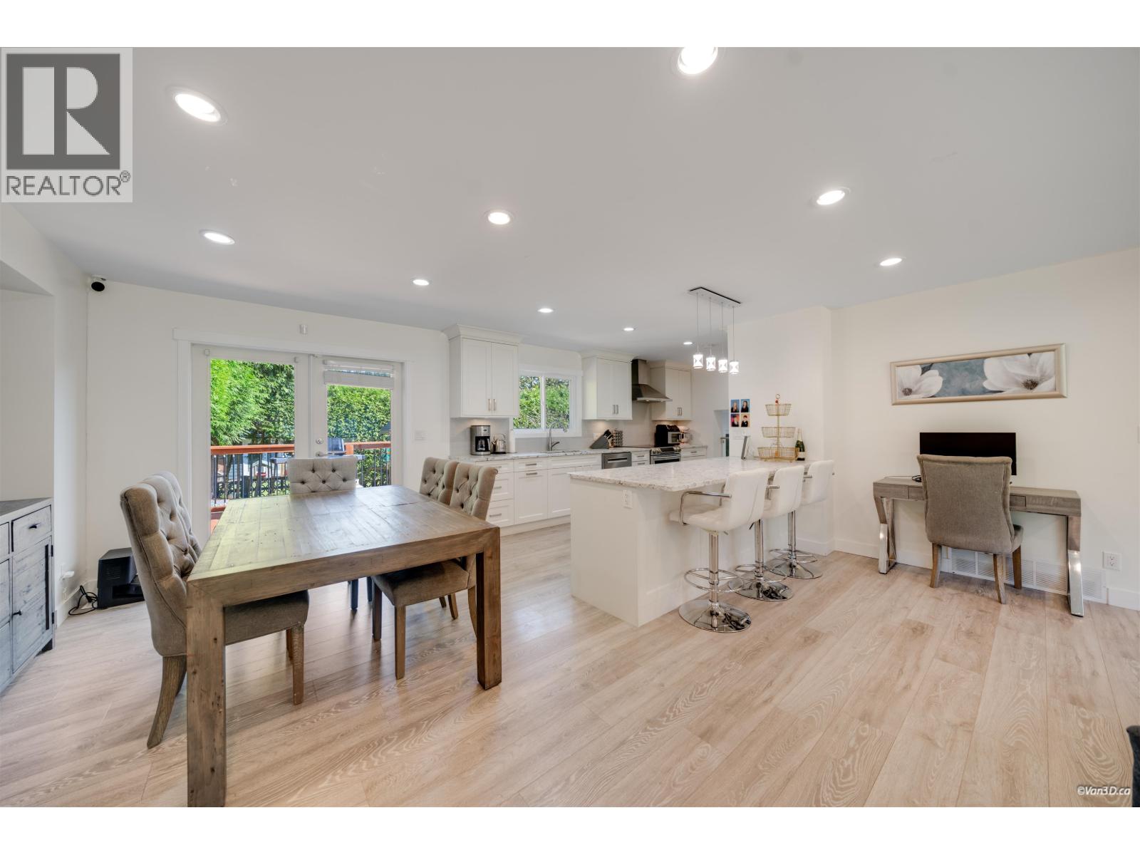 1047 Spar Drive, Coquitlam, British Columbia  V3H 3G9 - Photo 6 - R3151951