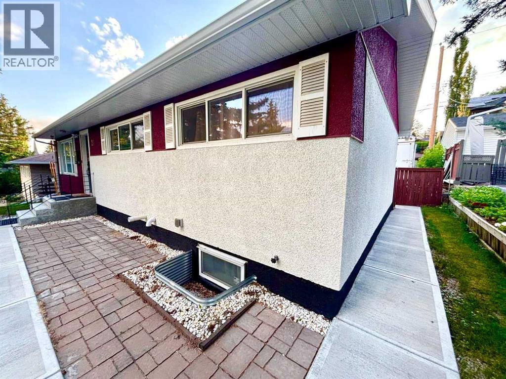 21 Cawder Drive Nw, Calgary, Alberta  T2L 0L8 - Photo 4 - A2329786