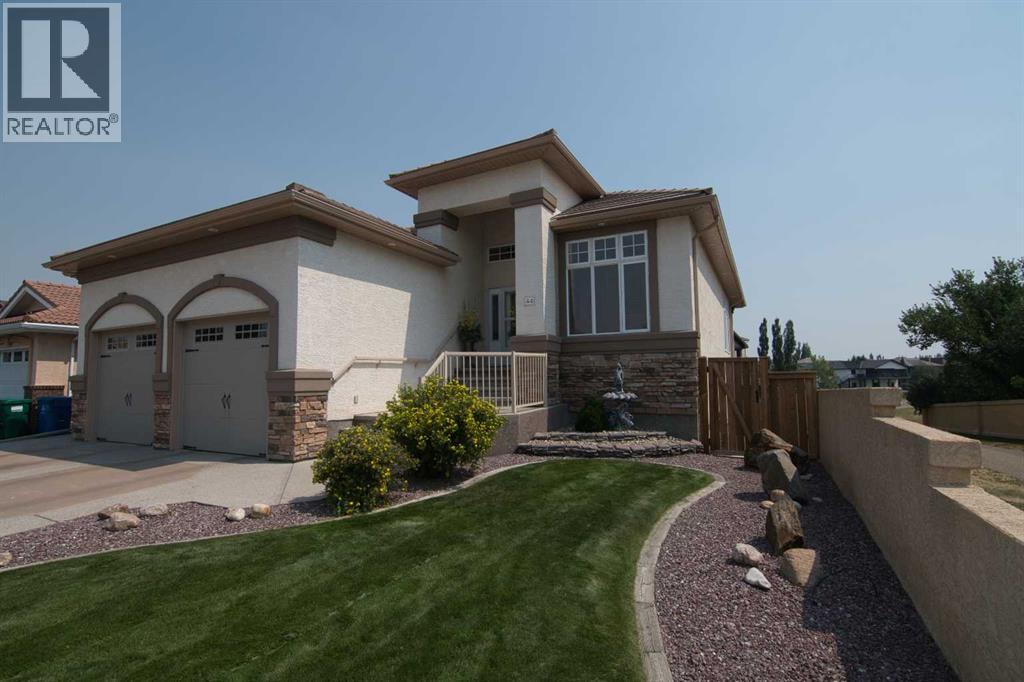 44 Fairmont Point S, Lethbridge, Alberta  T1K 7N6 - Photo 2 - A2333346
