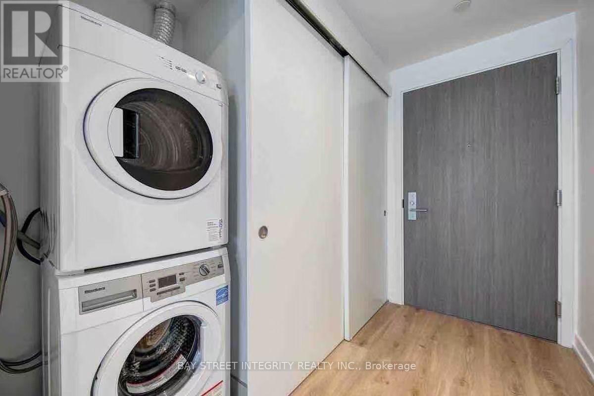 1609 - 161 Roehampton Avenue, Toronto, Ontario  M4P 0C8 - Photo 3 - C13602512