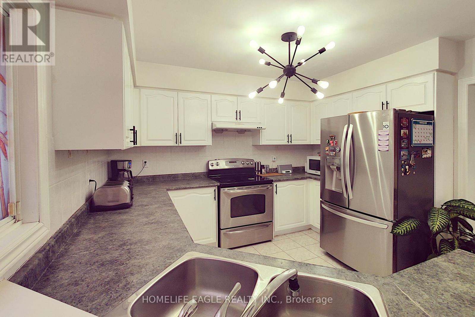 12 Indigo Street, Richmond Hill, Ontario  L4S 1W2 - Photo 5 - N13578918