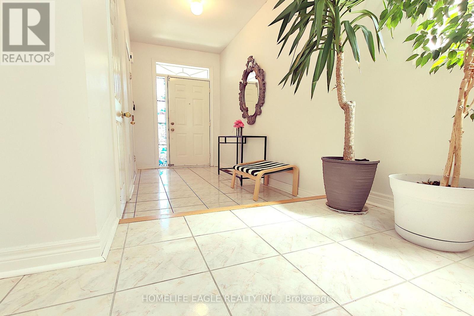 12 Indigo Street, Richmond Hill, Ontario  L4S 1W2 - Photo 4 - N13578918