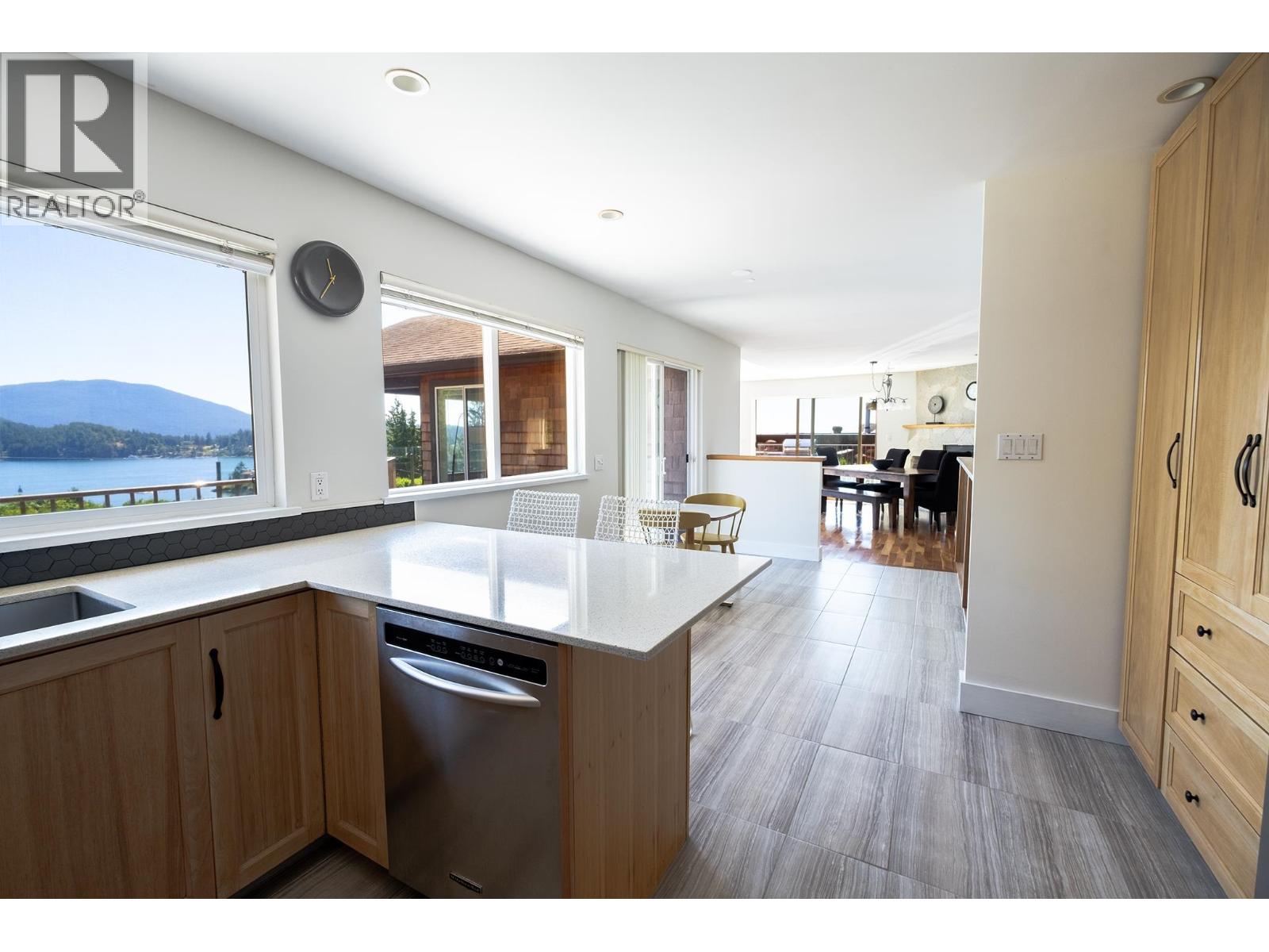 485 Abbs Road, Gibsons, British Columbia  V0N 1V0 - Photo 9 - R3132906