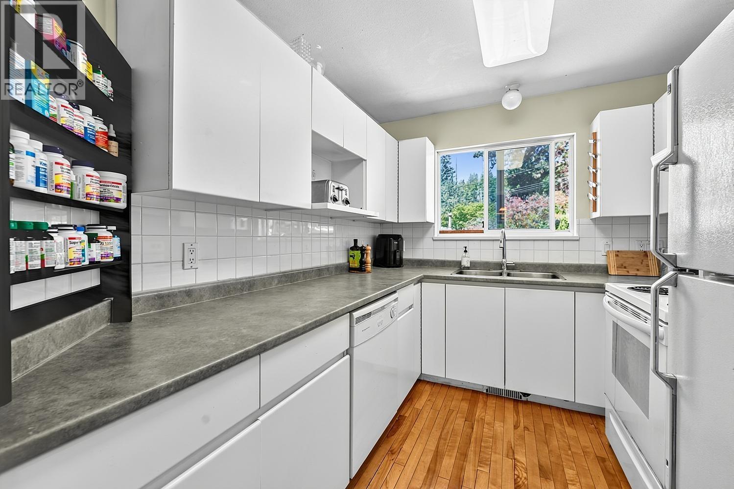 6136 Marine Drive, Burnaby, British Columbia  V3N 2Y1 - Photo 9 - R3150157