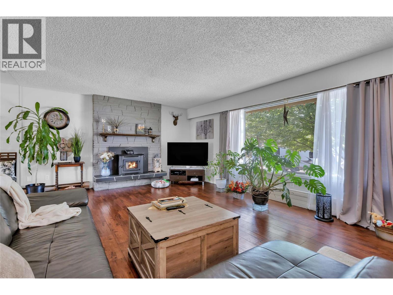 3259 St Amand Road Kelowna Photo 4 3259 St Amand Road Kelowna Photo 4
