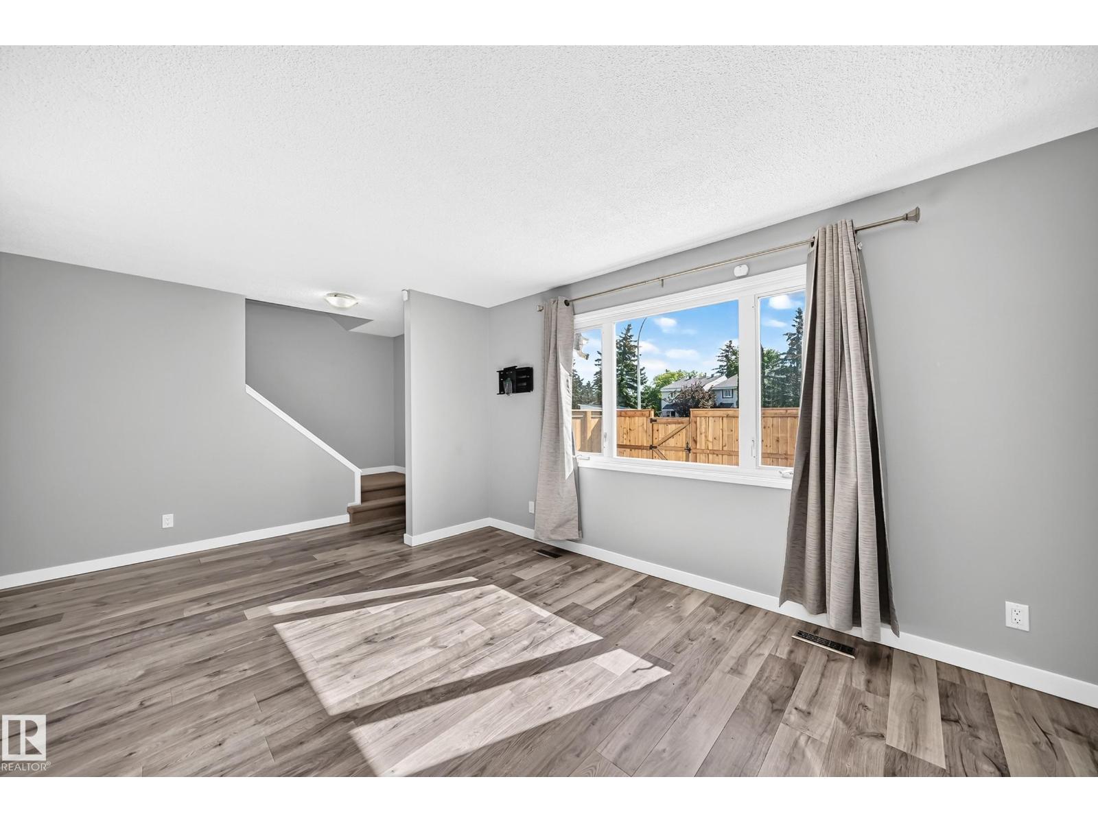 261 Callingwood Two Nw, Edmonton, Alberta  T5T 1A3 - Photo 8 - E4496621