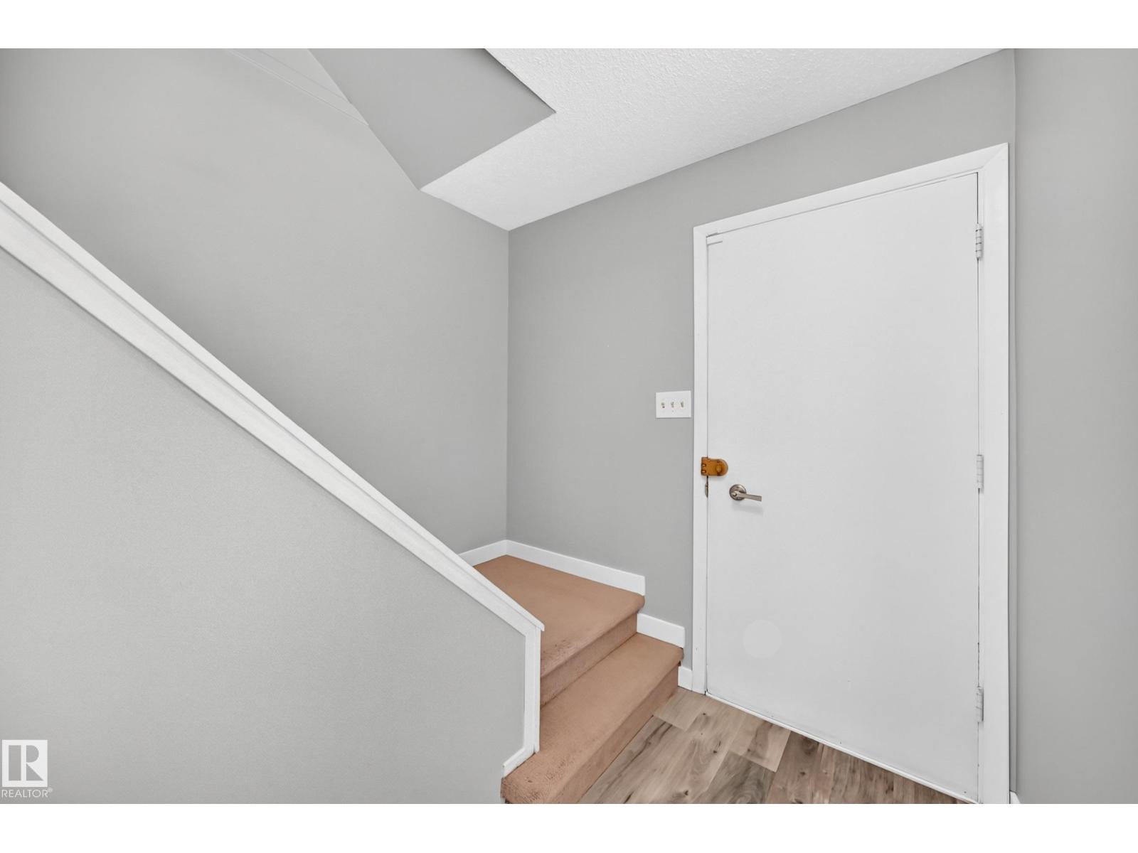 261 Callingwood Two Nw, Edmonton, Alberta  T5T 1A3 - Photo 4 - E4496621