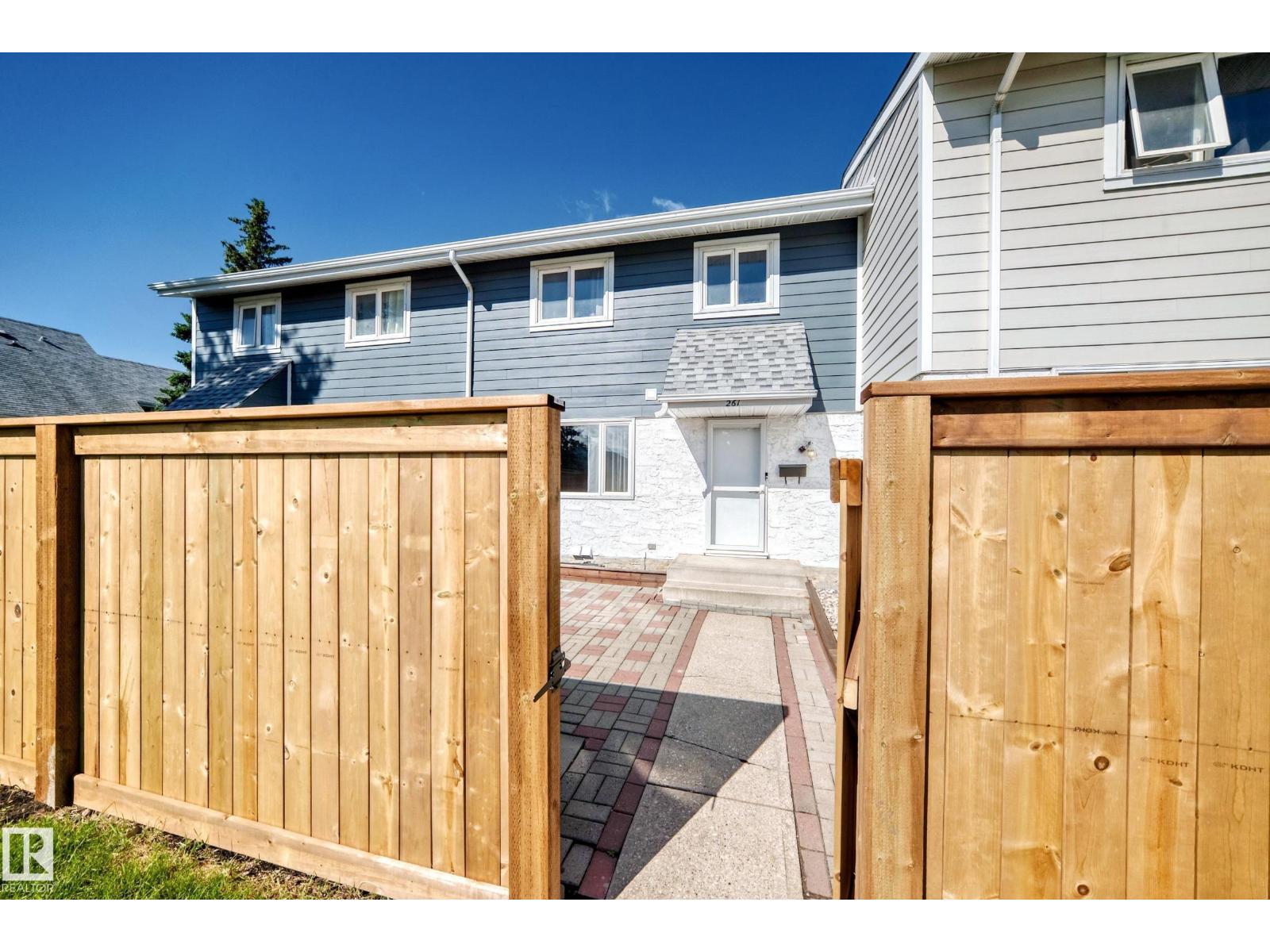 261 Callingwood Two Nw, Edmonton, Alberta  T5T 1A3 - Photo 2 - E4496621