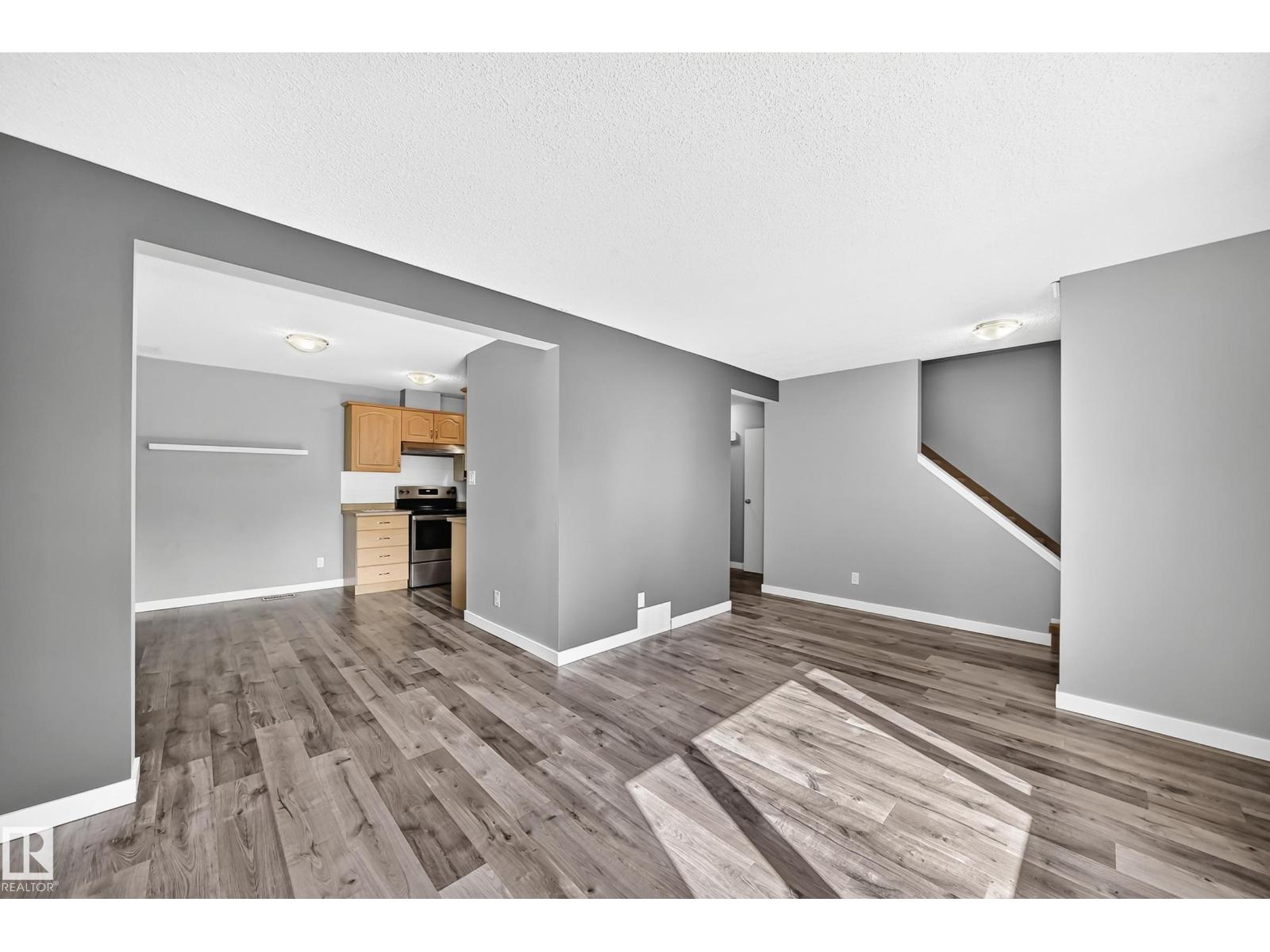 261 Callingwood Two Nw, Edmonton, Alberta  T5T 1A3 - Photo 5 - E4496621