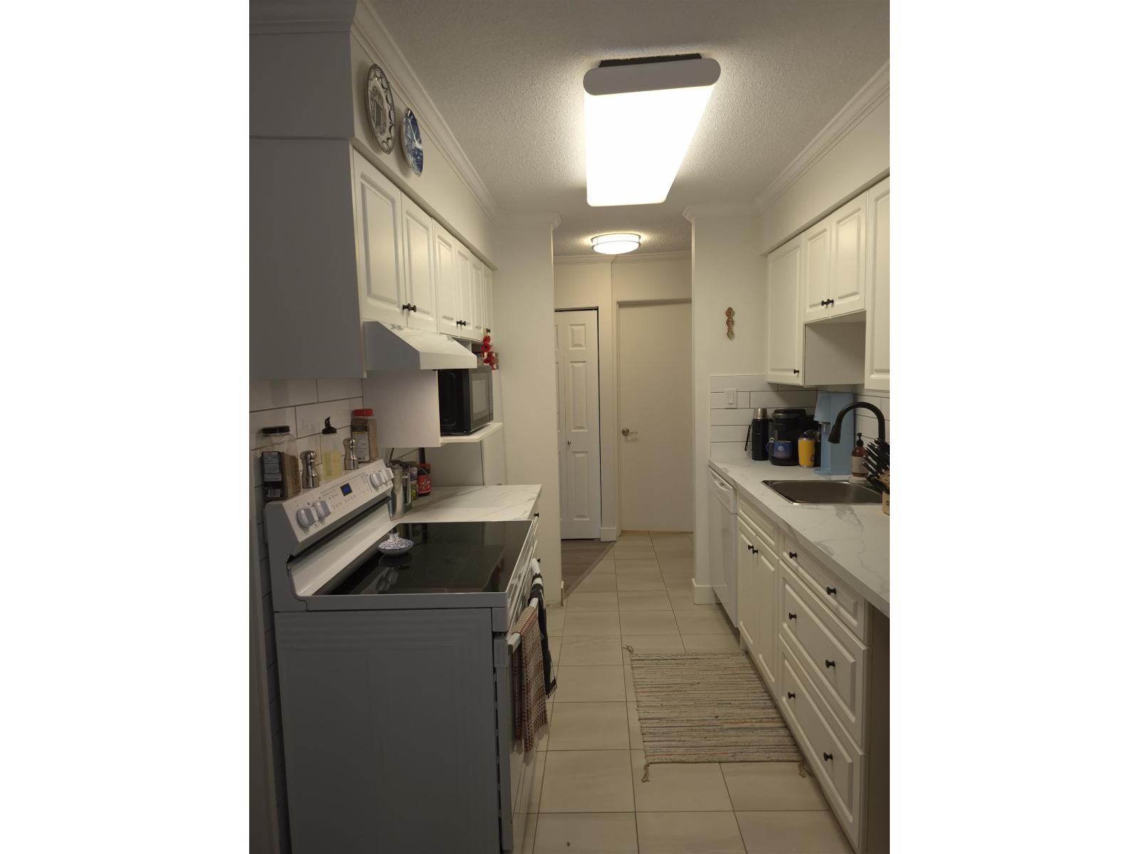 106 15265 Roper Avenue, White Rock, British Columbia  V4B 2E9 - Photo 11 - R3149782