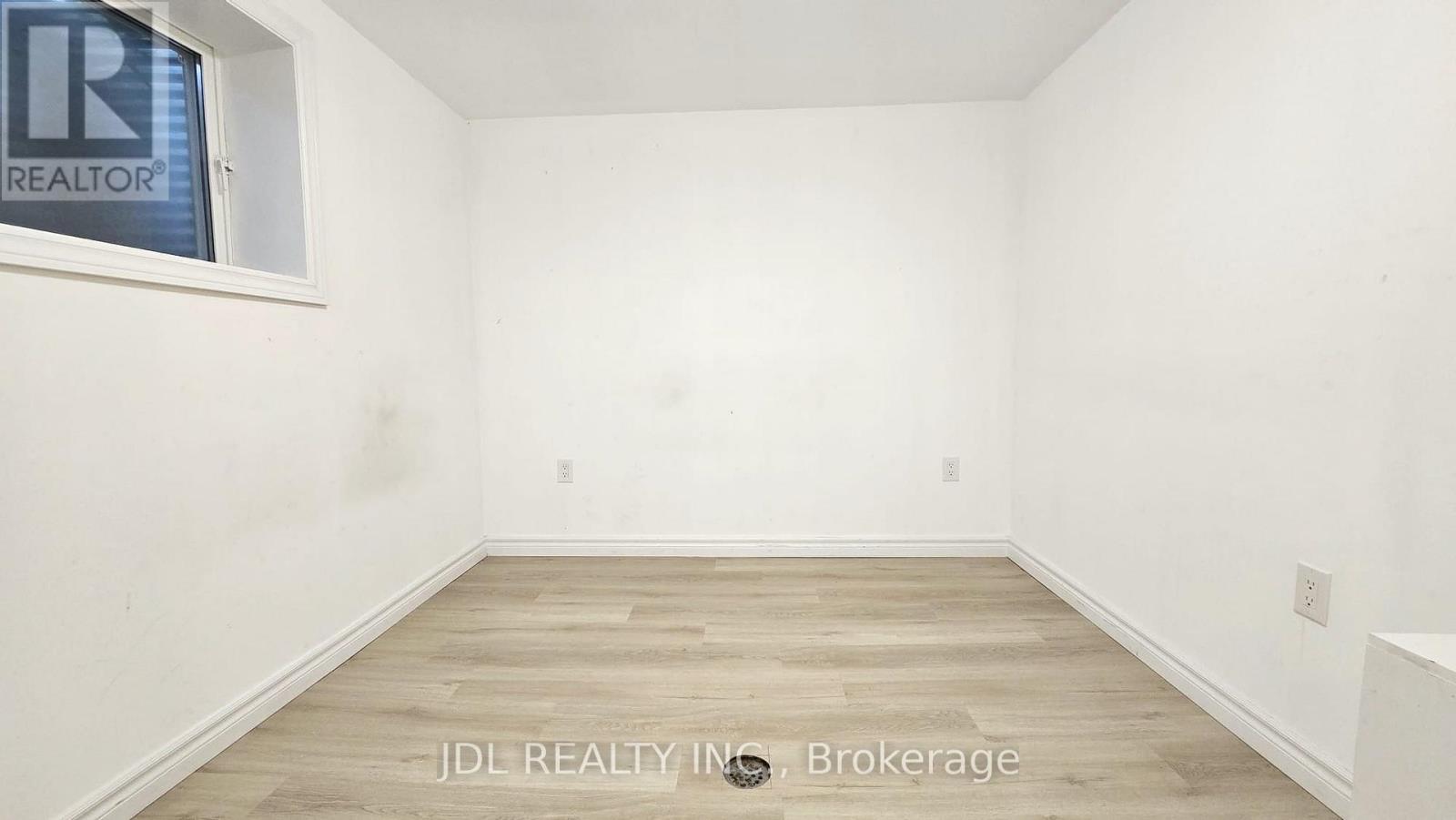 3769 Brandon Gate Drive, Mississauga, Ontario L4T 3N1 - Photo 10 - W13631936