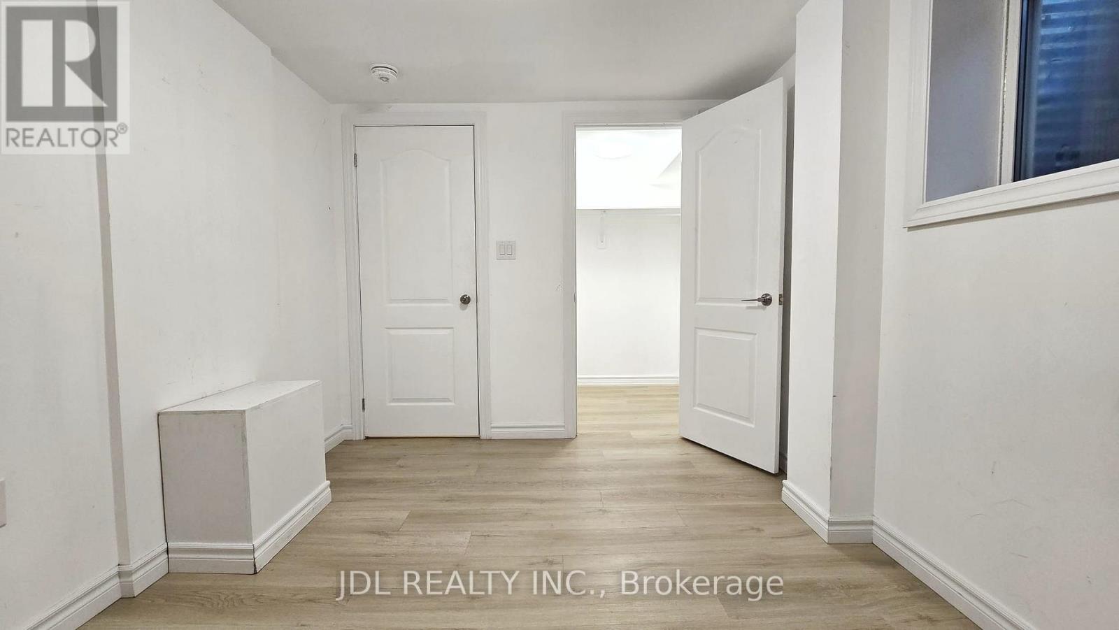 3769 Brandon Gate Drive, Mississauga, Ontario L4T 3N1 - Photo 6 - W13631936