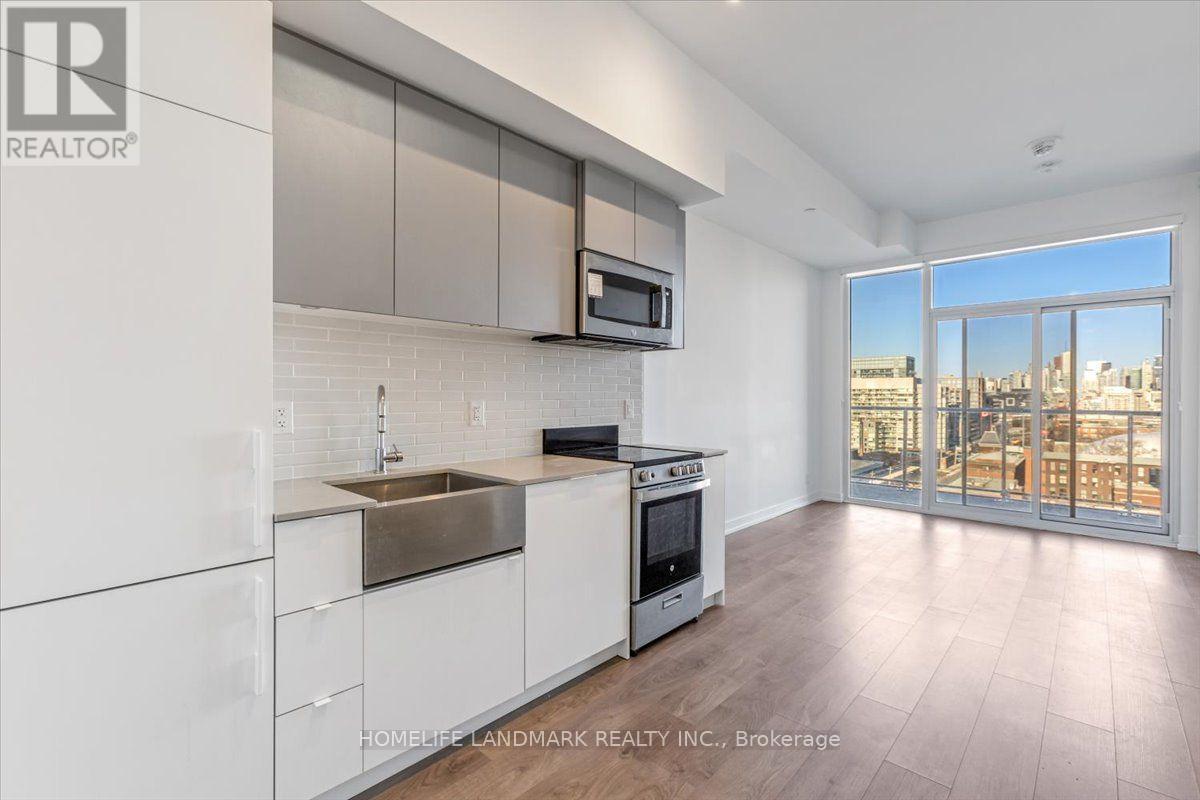 1023 - 270 Dufferin Street, Toronto, Ontario  M6K 1Z6 - Photo 2 - W13631946