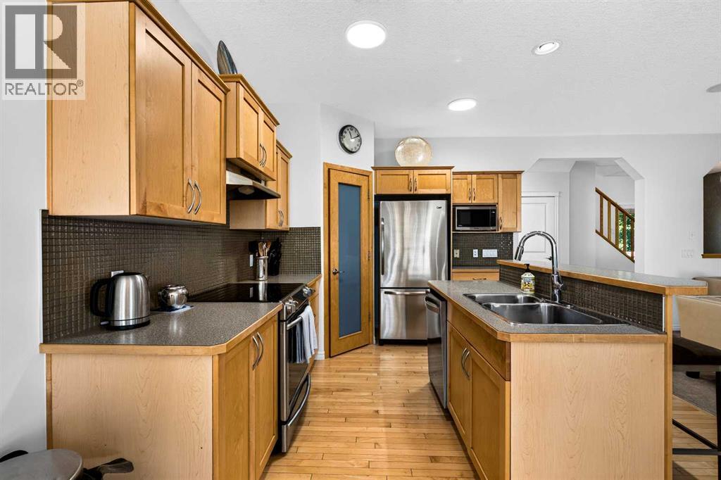 444 Rainbow Falls Way, Chestermere, Alberta  T1X 1S6 - Photo 8 - A2323843