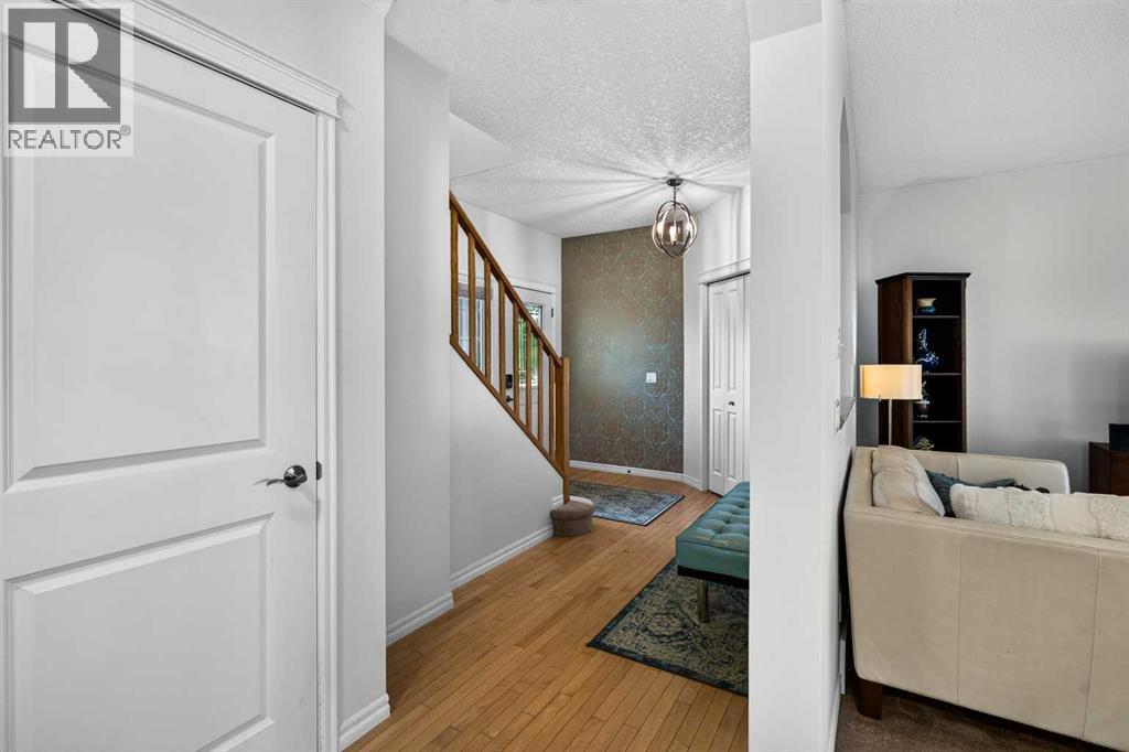 444 Rainbow Falls Way, Chestermere, Alberta  T1X 1S6 - Photo 14 - A2323843