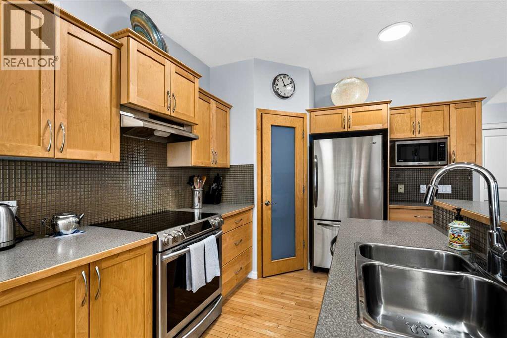 444 Rainbow Falls Way, Chestermere, Alberta  T1X 1S6 - Photo 9 - A2323843