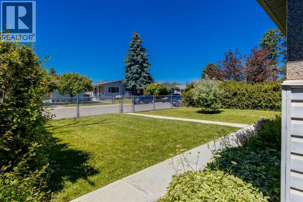 2024 43 Street SE, Calgary, Alberta  T2B 1H4 - Photo 3 - A2324699