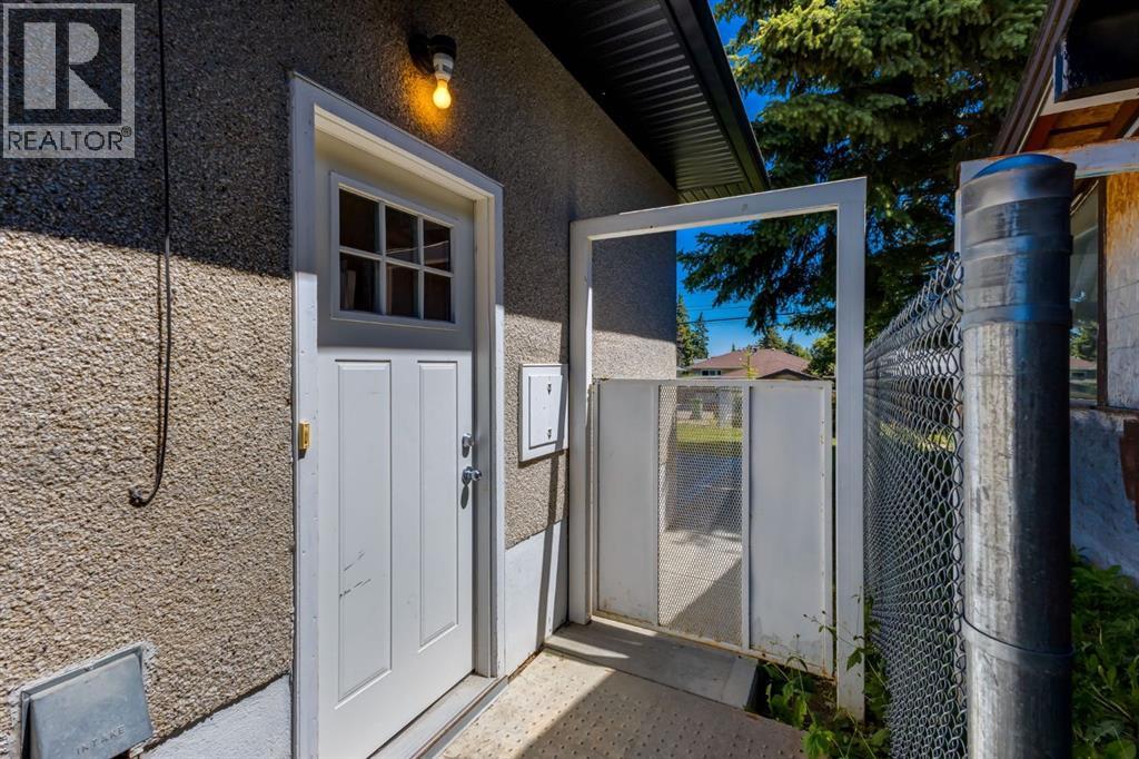 2024 43 Street SE, Calgary, Alberta  T2B 1H4 - Photo 9 - A2324699