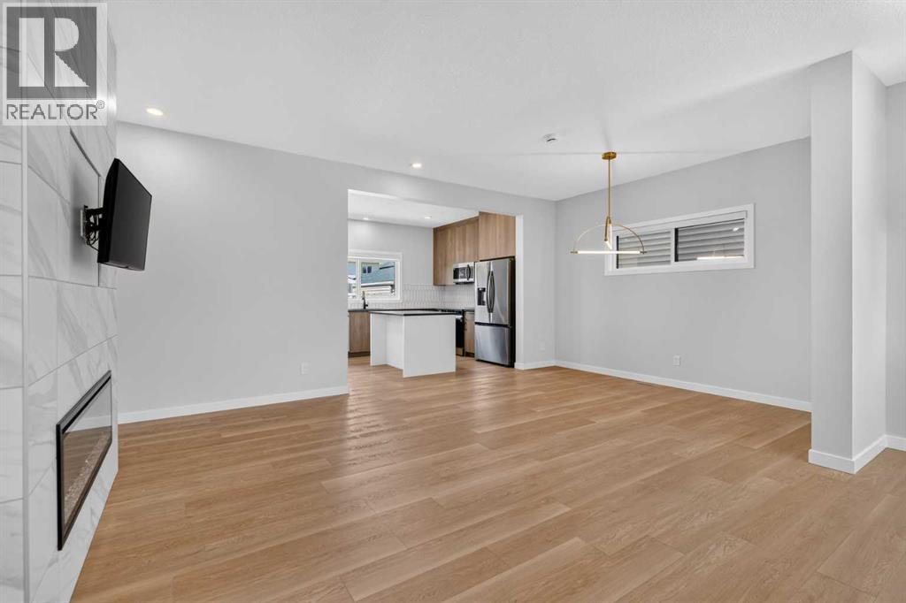 18 Chinook Winds Court Sw, Airdrie, Alberta  T4B 5X6 - Photo 7 - A2334217