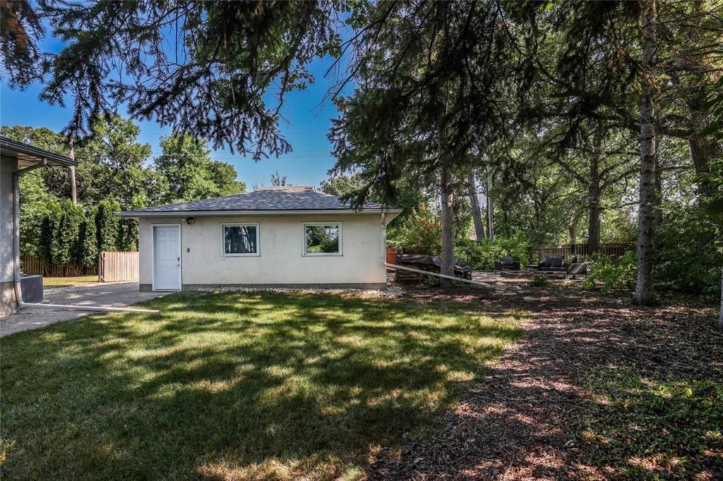 657 Dunrobin Avenue, Winnipeg, Manitoba R2K 0V3 - Photo 37 - 202619124