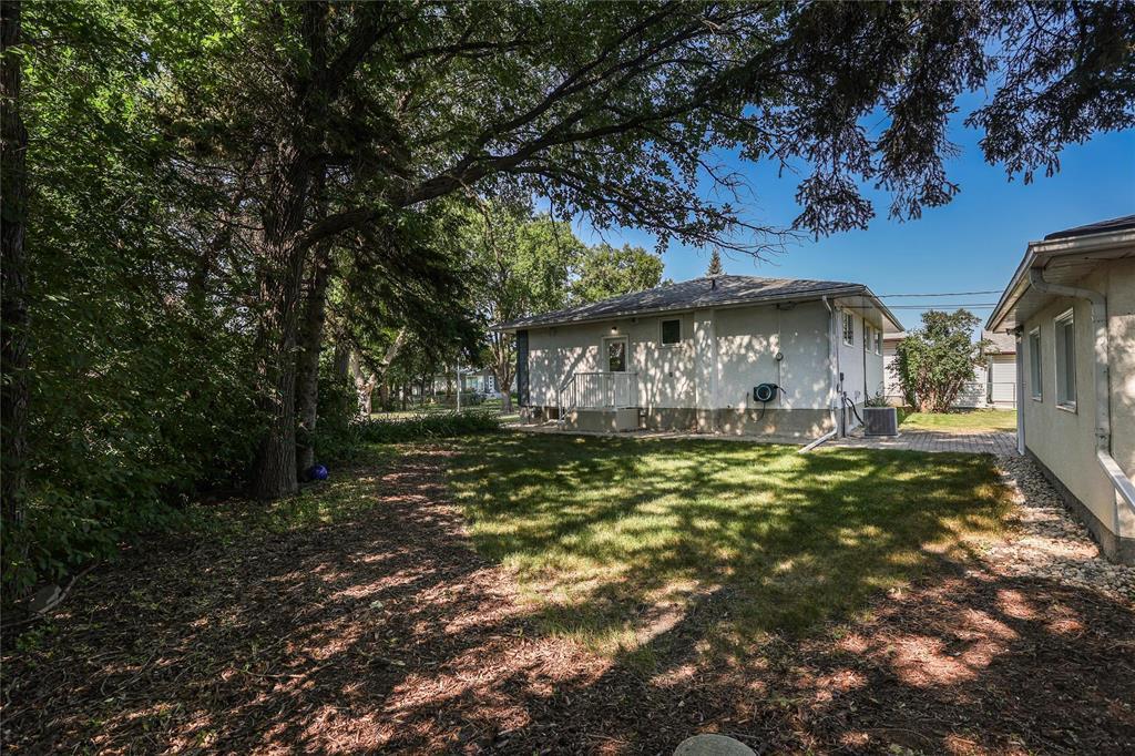 657 Dunrobin Avenue, Winnipeg, Manitoba R2K 0V3 - Photo 40 - 202619124
