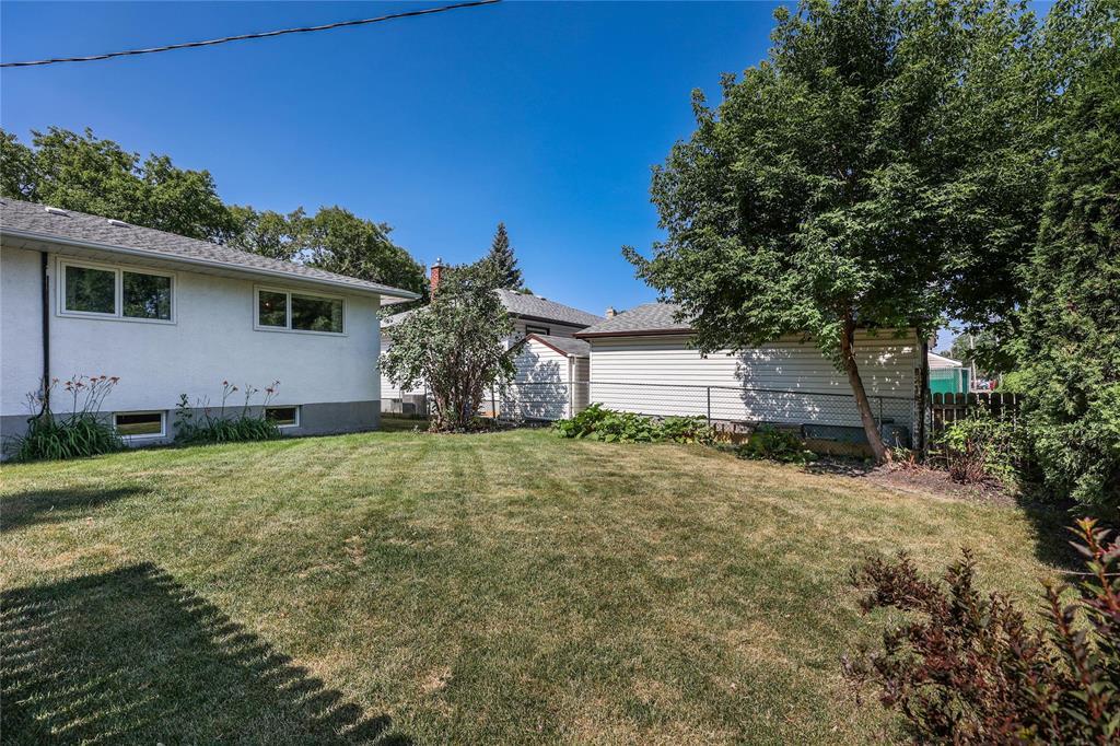 657 Dunrobin Avenue, Winnipeg, Manitoba R2K 0V3 - Photo 42 - 202619124
