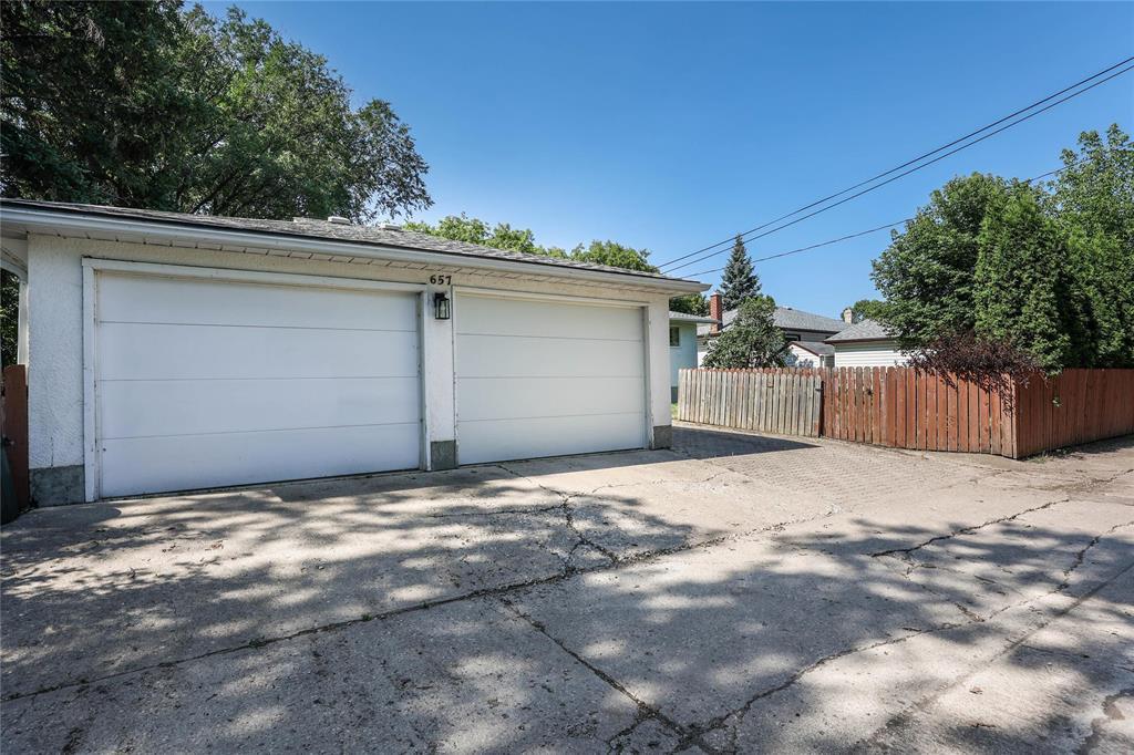 657 Dunrobin Avenue, Winnipeg, Manitoba R2K 0V3 - Photo 44 - 202619124