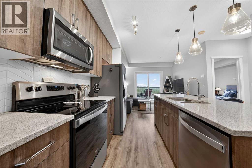 403, 71 Shawnee Common SW, Calgary, Alberta  T2Y 0R2 - Photo 7 - A2314606