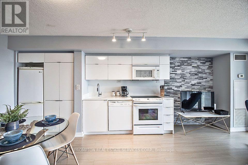 2208 - 21 Iceboat Terrace, Toronto, Ontario M5V 4B1 - Photo 11 - C13631970