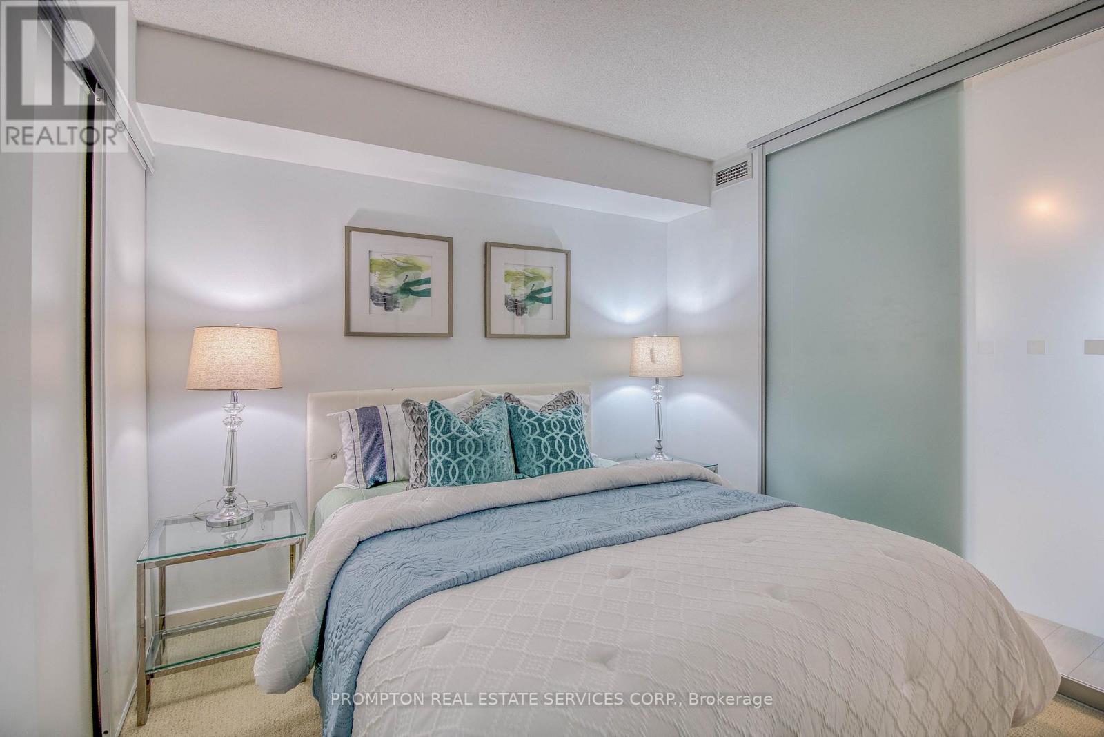 2208 - 21 Iceboat Terrace, Toronto, Ontario M5V 4B1 - Photo 17 - C13631970