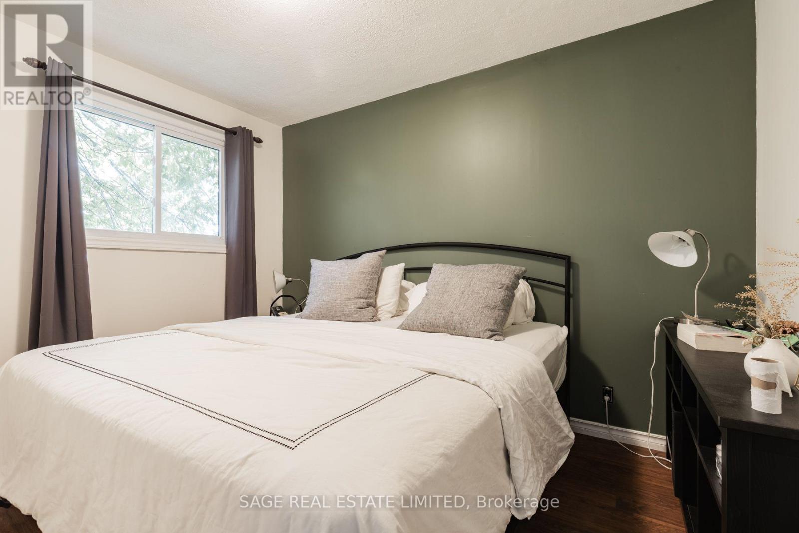 433 Woodfield Road, Toronto, Ontario  M4L 2X4 - Photo 13 - E13631950