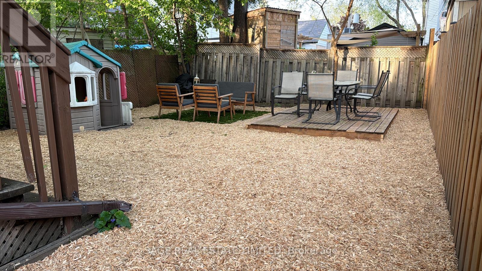 433 Woodfield Road, Toronto, Ontario  M4L 2X4 - Photo 23 - E13631950